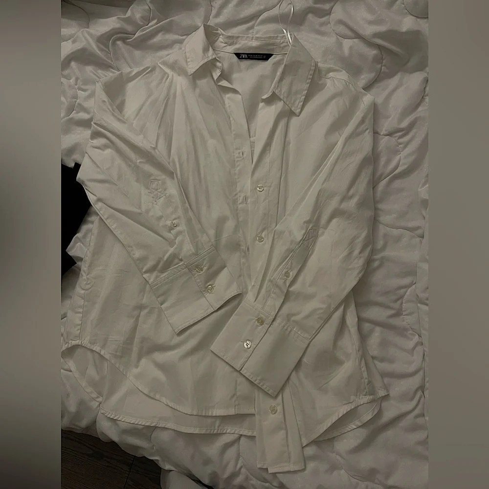 Zara button down - Picture 1 of 3